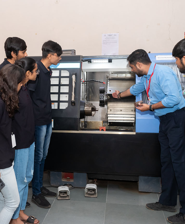 RK_University_Top_College_In_Rajkot_Gujarat_India.jpg